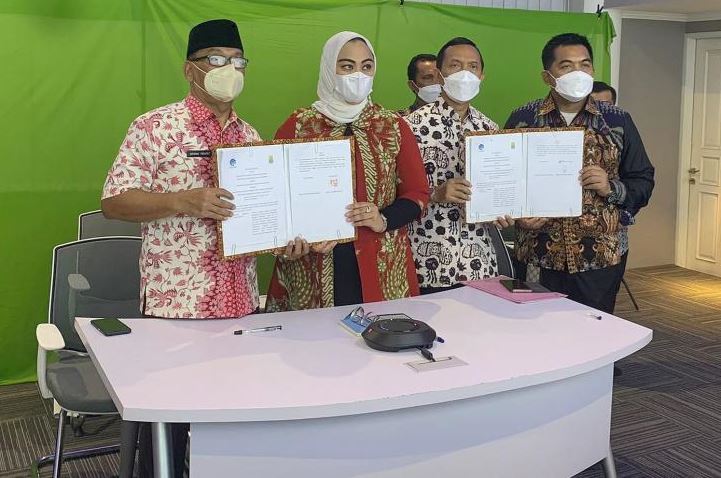 Menuju Smart City, Bupati Karawang Tandatangani MoU dengan Menkominfo RI