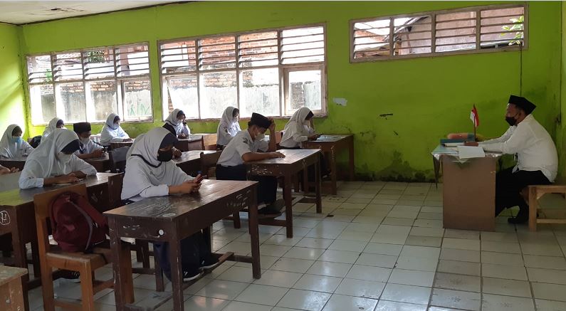 Ujian Madrasah Tentukan Kelulusan Siswa : MTsN 2 Karawang Laksanakan Ujian Secara Daring