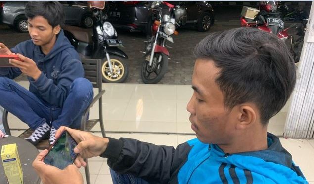 Melihat Kebiasaan Pemudik Isi Waktu Luang di Perjalanan : Mabar Mobile Legend Kini jadi Trend Baru