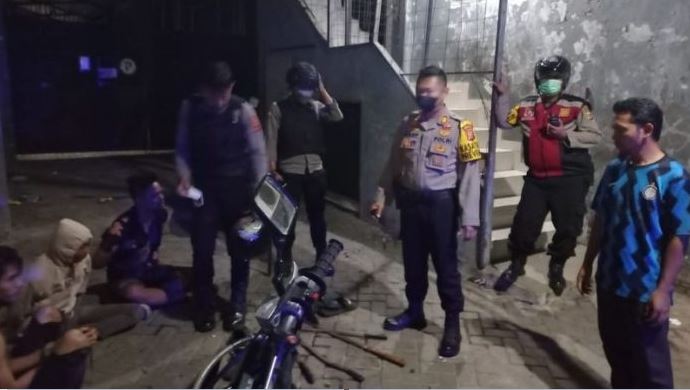 Jelang Sahur, Tim Bima Amankan Tiga Remaja Pelaku Tawuran