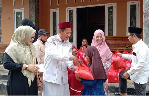 Santuni Anak Yatim, Irwan Doakan Menjadi Pejabat