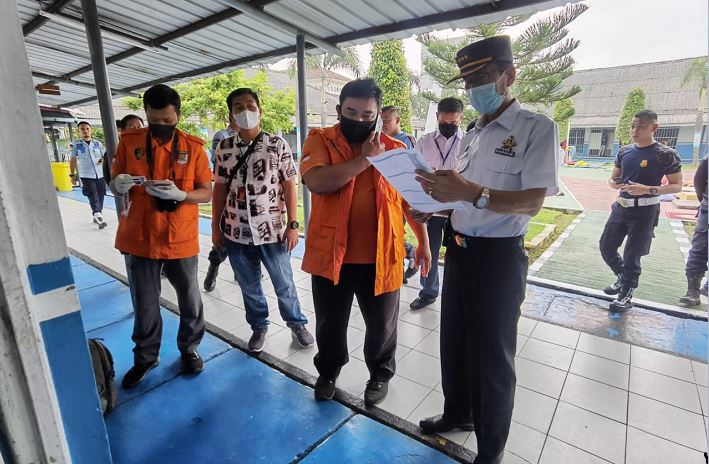 Gantung Diri di Kamar Mandi Lapas Warungbambu Karawang, Napi Kasus Penipuan Ditemukan Sudah Tak Bernyawa