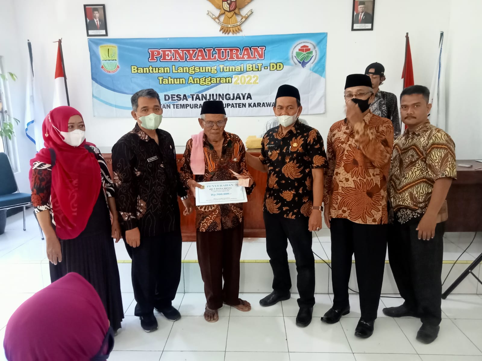 Plt Camat Tempuran Pantau Pendistribusian BLT DD