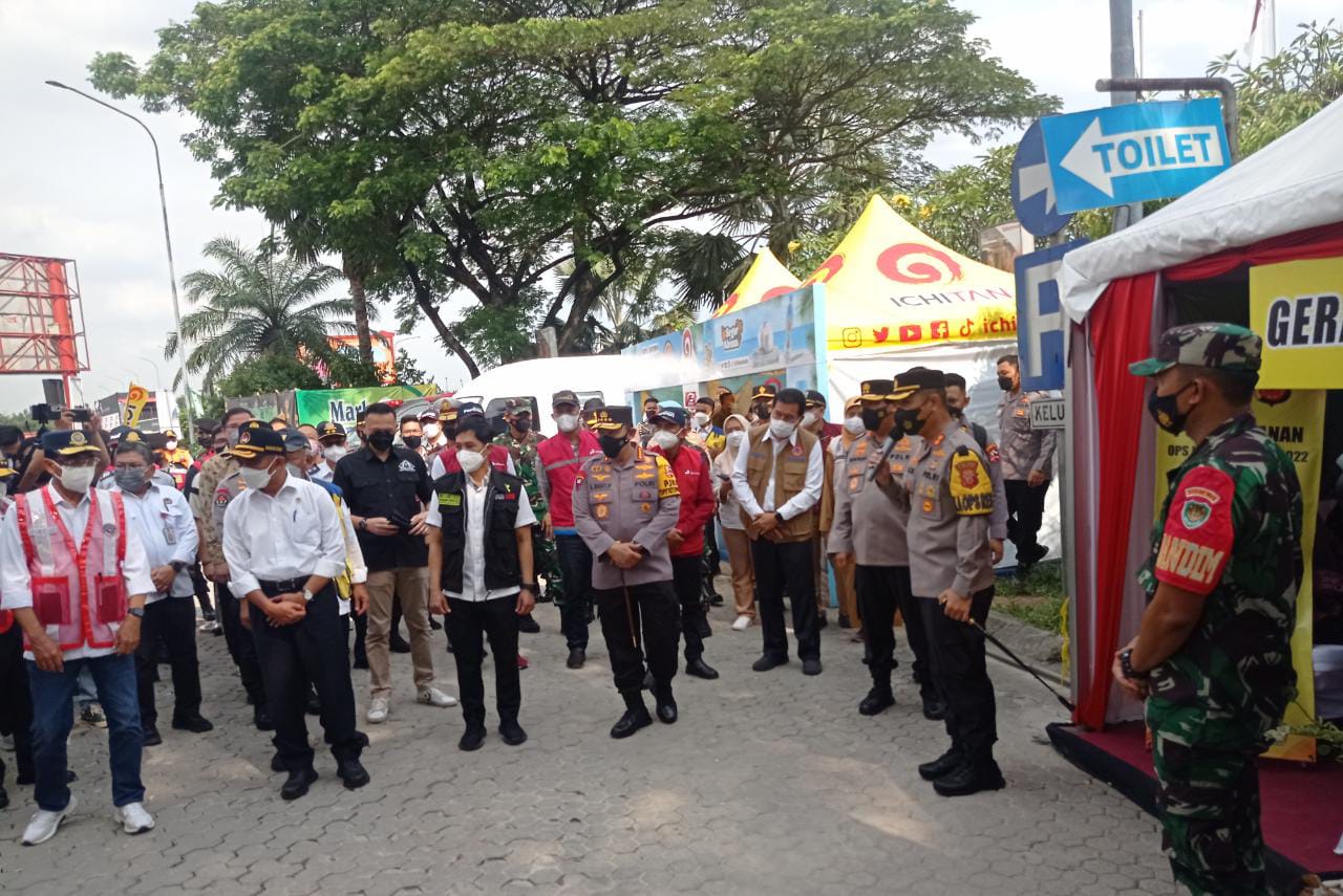 Pastikan Kesiapan Jalur Mudik, Kapolri Cek Rest Area Km 57 Karawang