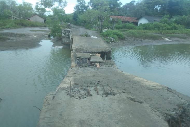 Setahun Lapor PUPR tak Didengar, Jembatan Keburu Ambruk