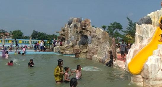 Mau Main Air, Wisata Water Park Indah Jaya Jayakerta Karawang Layak Dikunjungi