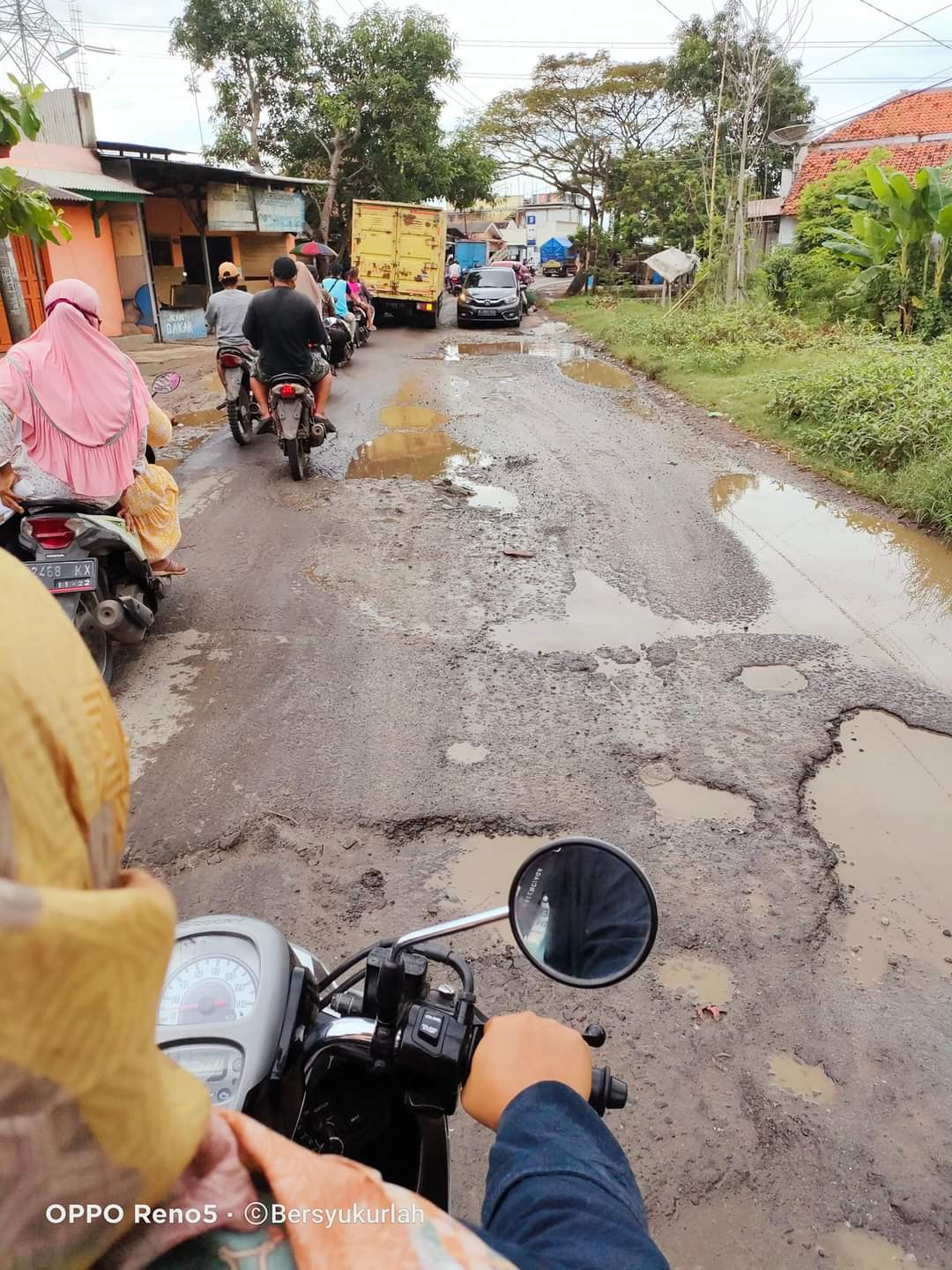 Giliran Warga Cilamaya-Cikampek, Tuntut Perbaikan Jalan Rusak