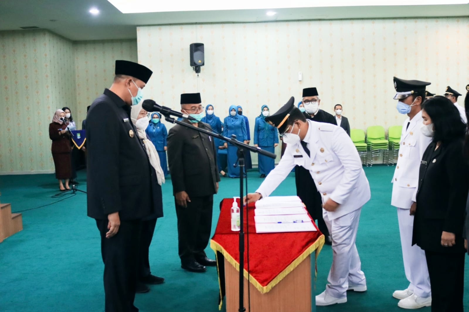 Di Tengah Polemik, Plt Walikota Bekasi Lantik 72 Pejabat Esselon III dan IV, Lihat Susunannya...