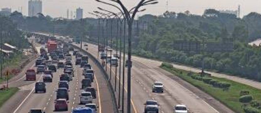 Sore Ini Tol Japek Arah Jakarta Sudah Dipadati Pemudik Arus Balik