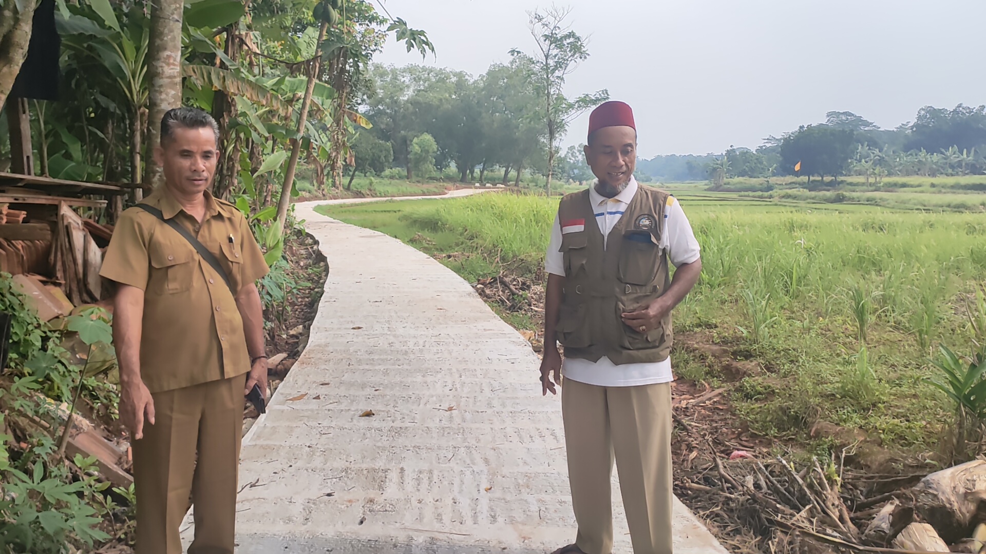 Laksanakan Aspirasi Warga, Pemdes Ragemanunggal Setu Buka Akses ke TPU Cipeundeuy