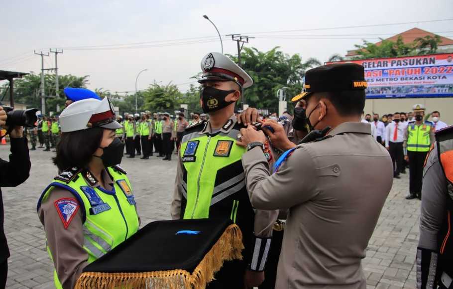 Belum Ada ETLE, Polisi Tilang Manual