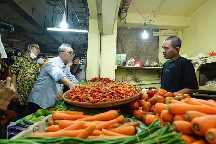 Mendag Zulhas Kaget Harga Cabai Hampir Menyamai Daging