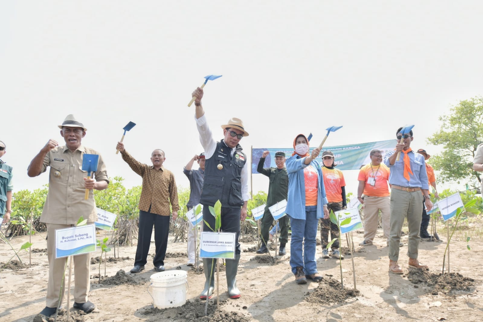 Masyarakat Harus Gencarkan Penanaman Mangrove di Pesisir Utara Jabar