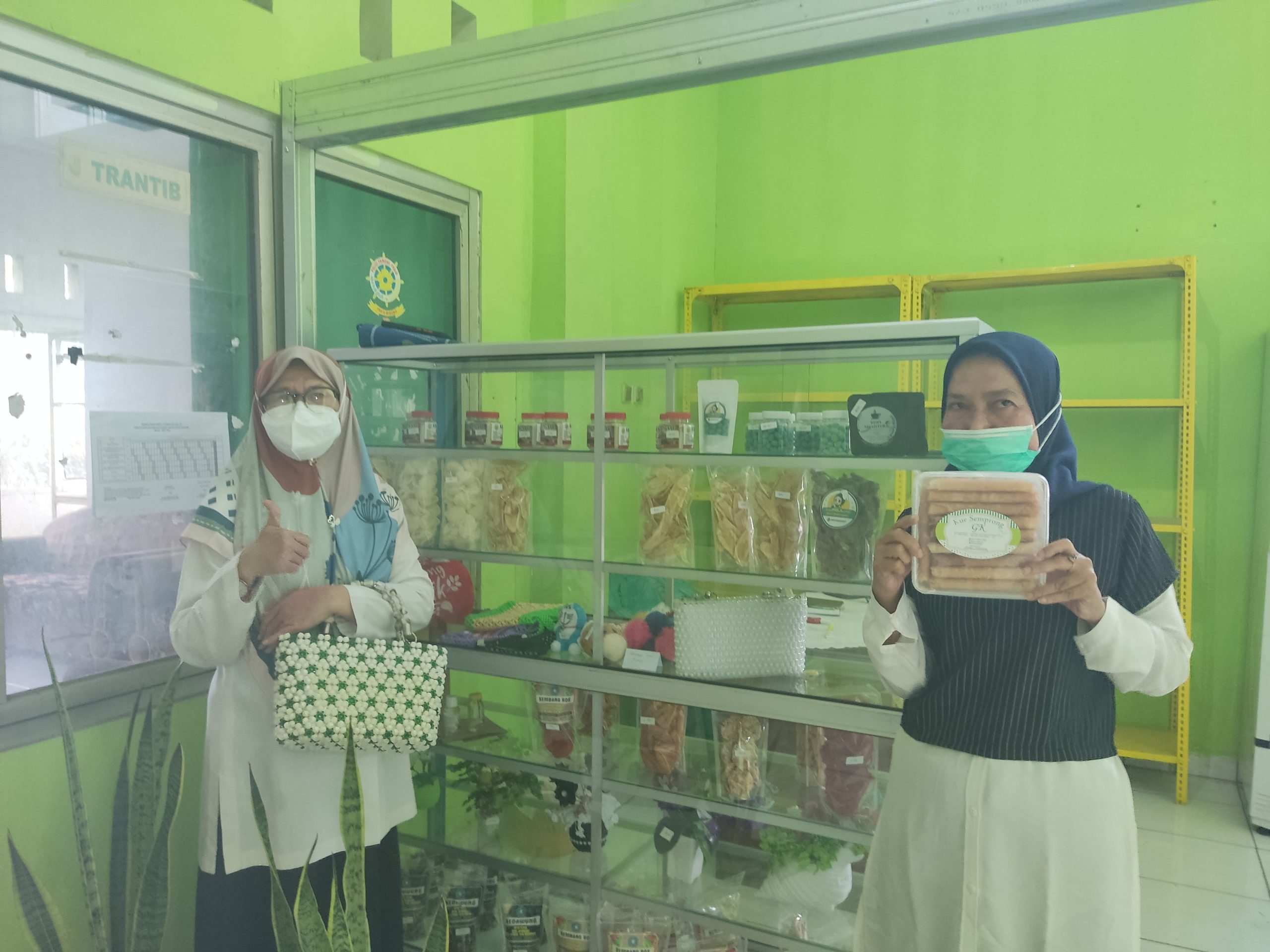 Produk UMKM Mejeng di Kantor Camat Jatisari