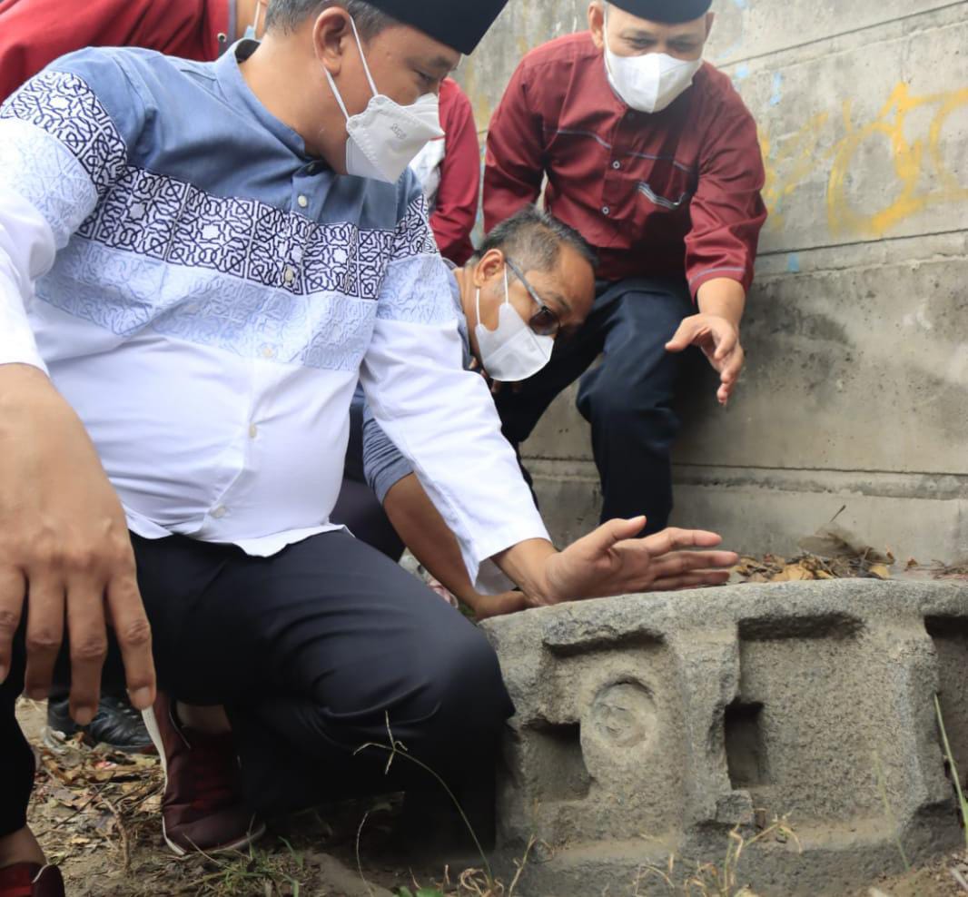 Alat Pemeras Gula di Teluk Pucung Bekasi  Itu adalah Batu Purbakala, Asal Muasalnya Masih Misteri