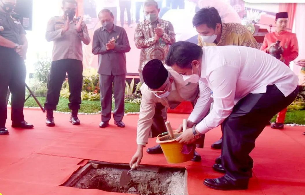 Telan APBD Hampir 1 Miliar,Â  Pj Bupati Bekasi Resmi Letakan Batu Pertama Musala Pengadilan Negeri Cikarang