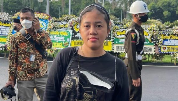 Saat Pemakaman Eril, Ada Pawang Hujan Rara yang Minta Rokok ke Sekda karena Melihat Langit Gelap