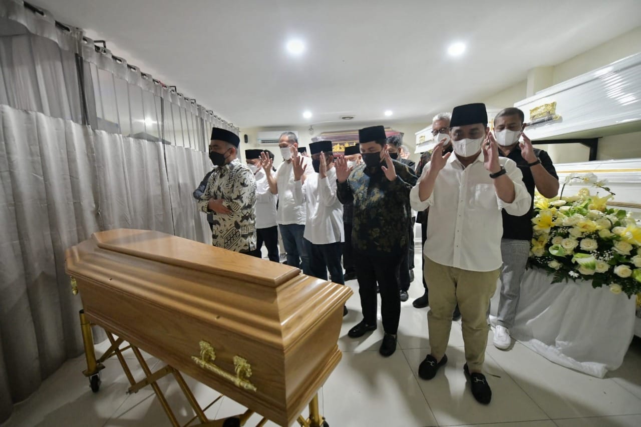 Momen-momen Saat Jenazah Eril Tiba di Tanah Air