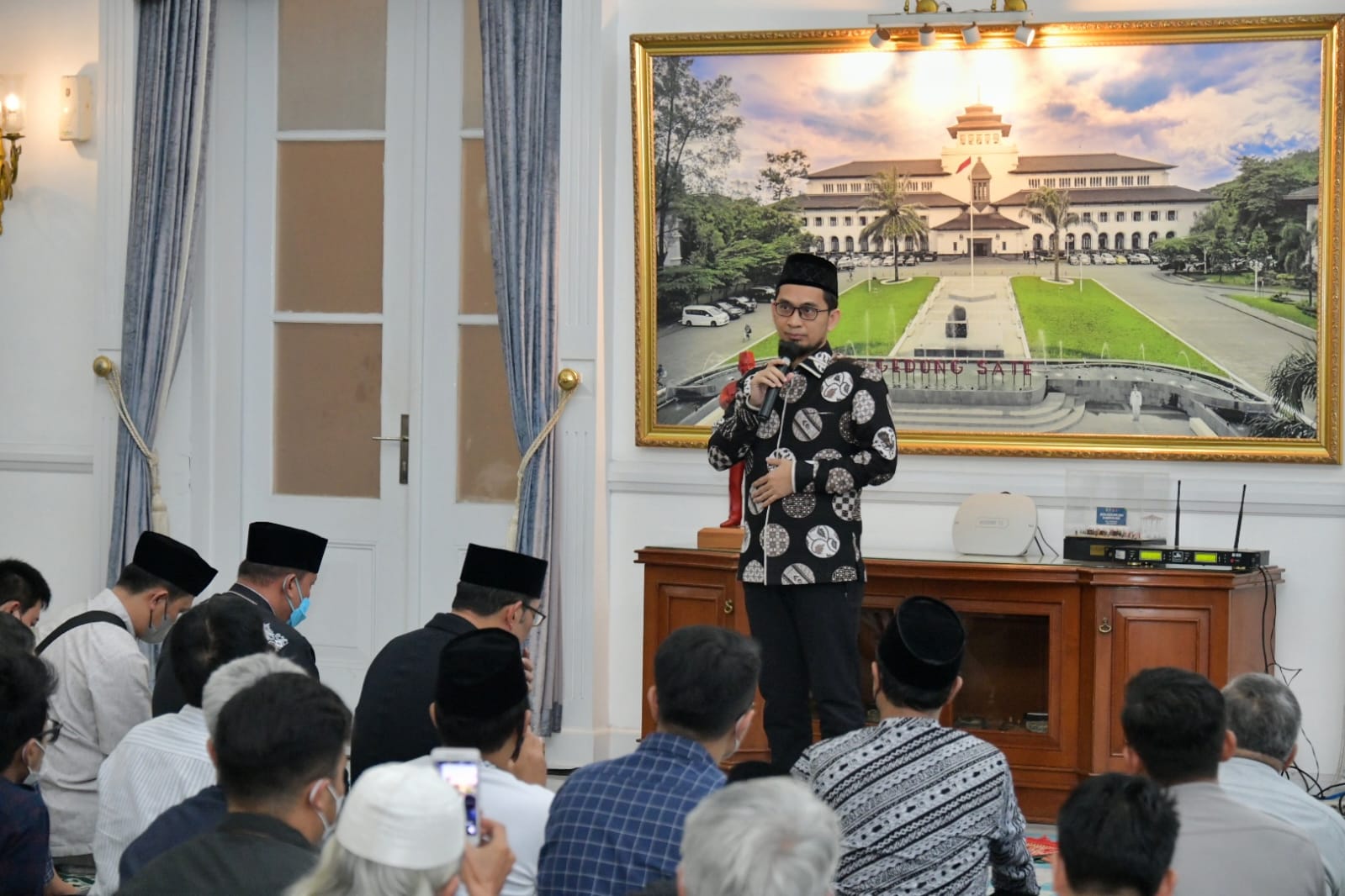 Ustadz Adi Hidayat Harapkan Keluarga Perbanyak Kisah Baik Tentang Eril Selama Hidup untuk Menginspirasi Semua