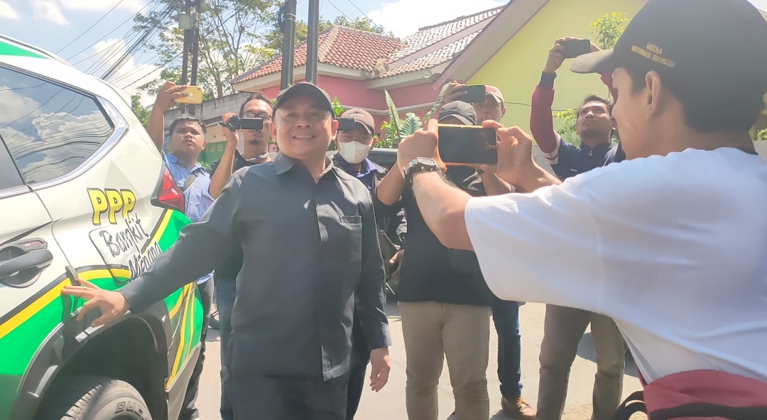 Kisruh TPAS Burangkeng, Mobil Anggota DPRD Dihadang Warga