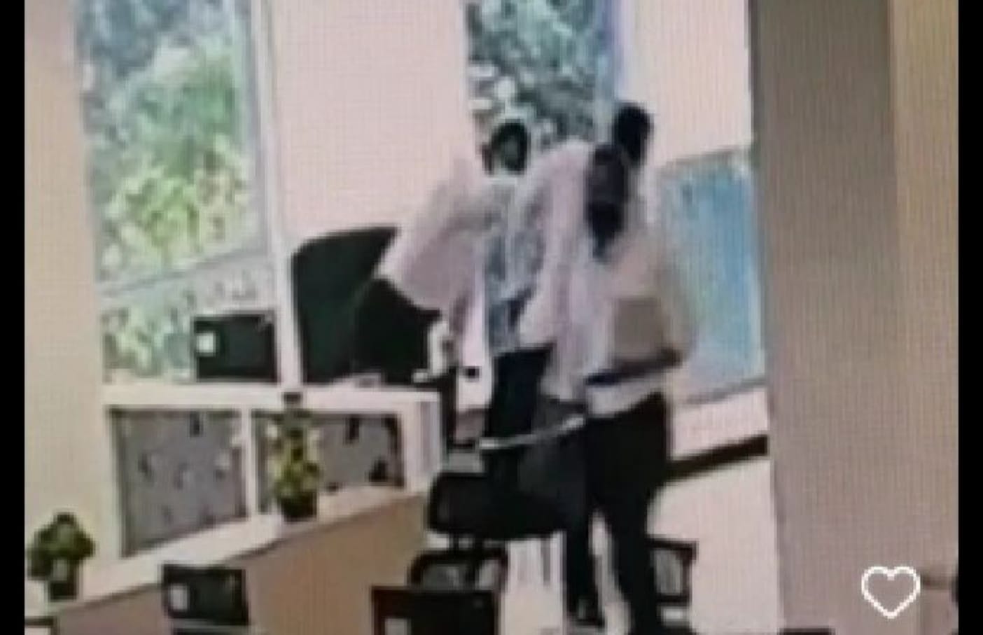 Video Viral Bawahan Dipukul Atasannya Ternyata di Kantor Pajak Kota Bekasi,Â  Korban Sudah Lapor Polisi