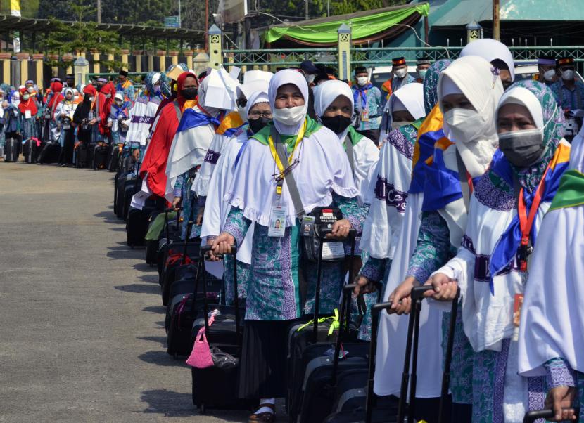 10 Juni, Calon Jamaah Haji Kabupaten Bekasi Mulai Diterbangkan