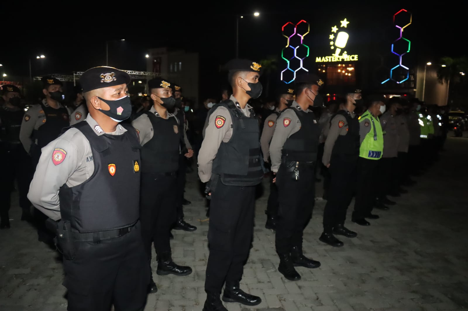 300 Pasukan Polres Karawang Disiagakan dari Malam hingga Pagi Hari, Ada Apa Ya..?