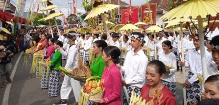 Melihat dari Dekat Masyarakat Adat Cigugur Rayakan Seren Taun di Kompleks Paseban Tri Panca Tunggal