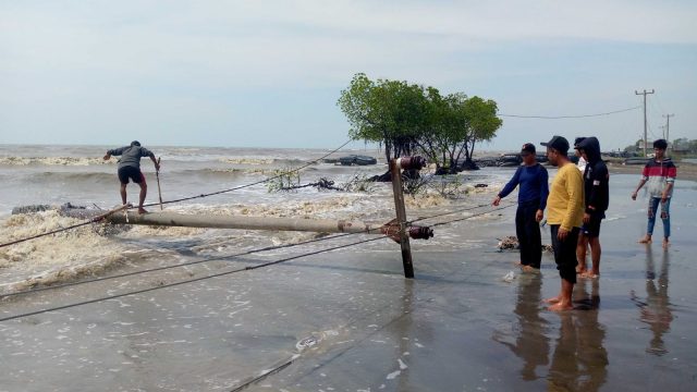 Sering Mati Lampu, Warga Desa Sedari Surati PLN