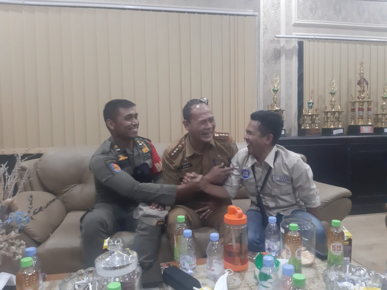 Drama Investigasi Berjuang Intimidasi, Wartawan-Satpol PP Akhirnya Damai dan Saling Memaafkan