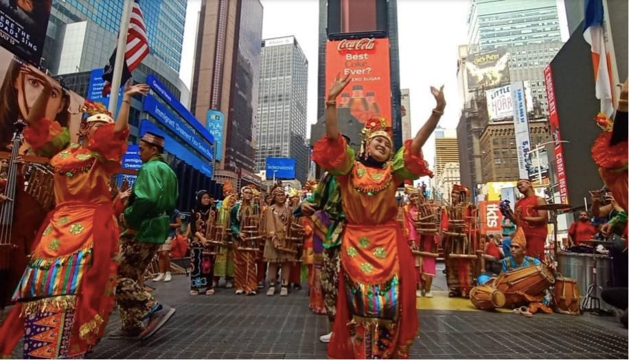 Flash Mob Angklung Memukau di Amerika Serikat, Begini Keseruannya....