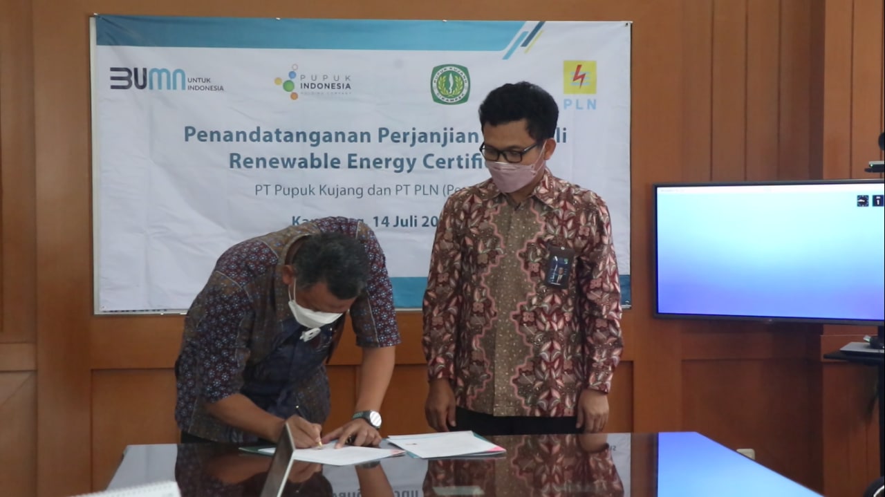 Duet PLN UP3 Karawang-PT Pupuk Kujang, Jual Beli Sertifikat Energi Terbarukan Ramah Lingkungan