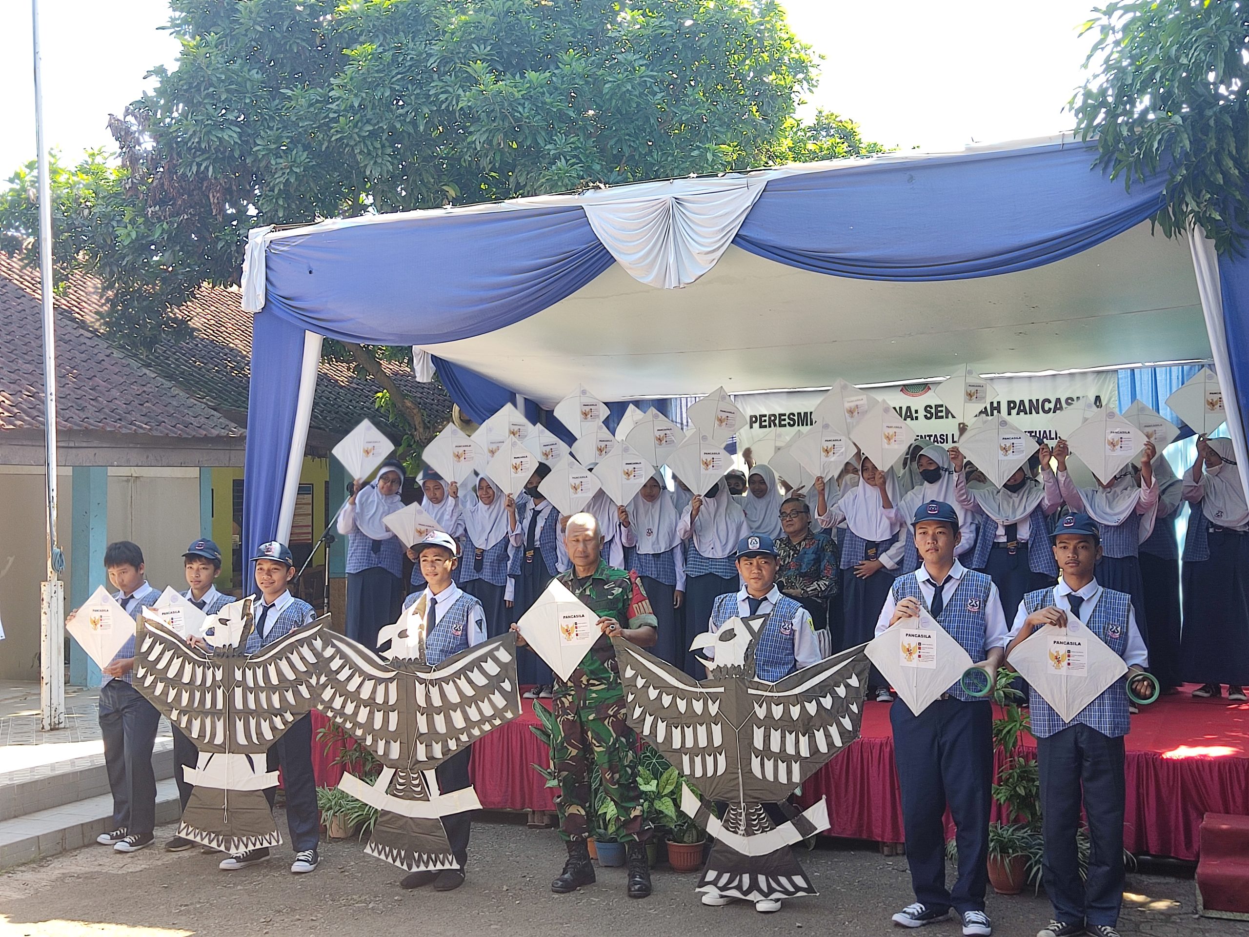 Kereen, Kesbangpol Nobatkan SMPN 4 Kotabaru Jadi Sekolah Pancasila Pertama di Karawang