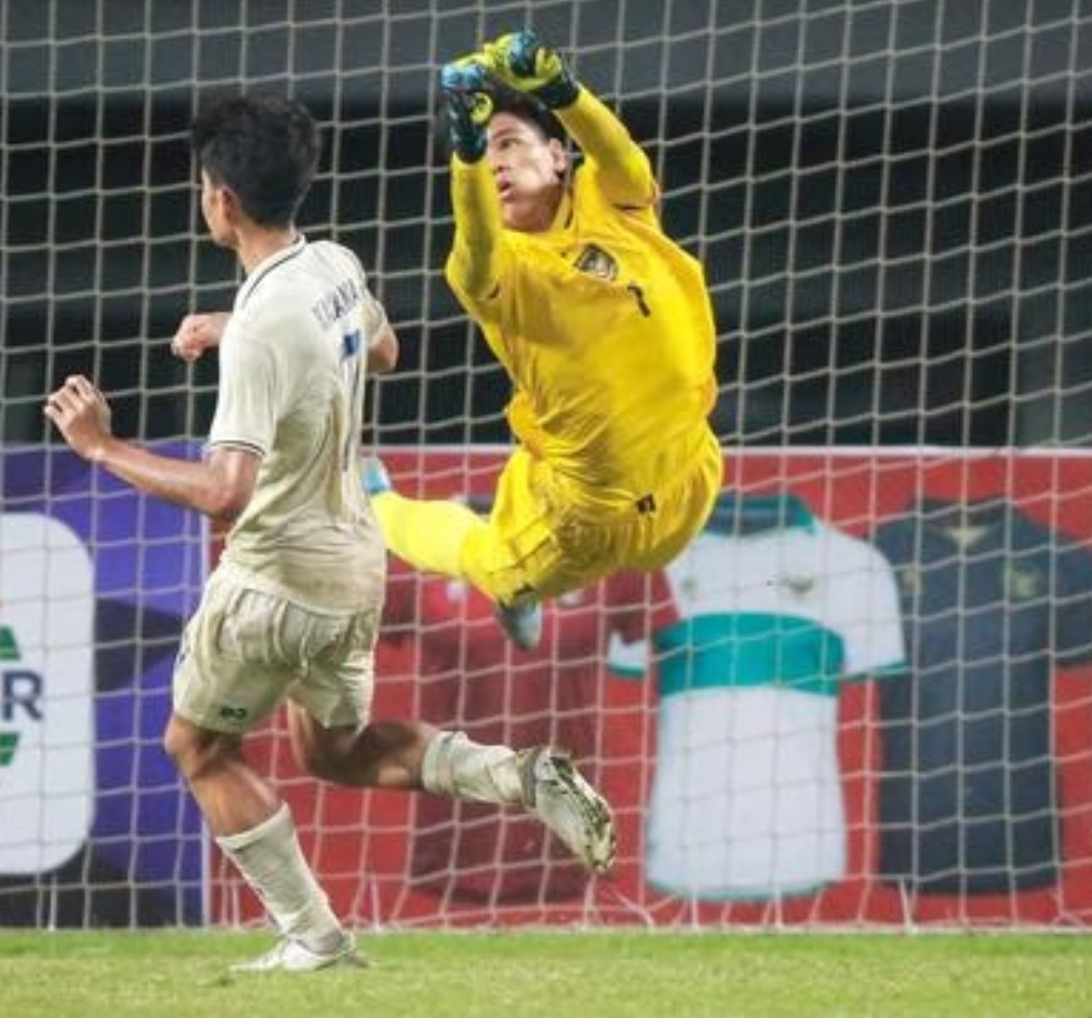 Rahasia Clean Sheet Gawang Cahya Supriyadi: Alhamdulillah  Saya Bisa Konsentrasi..