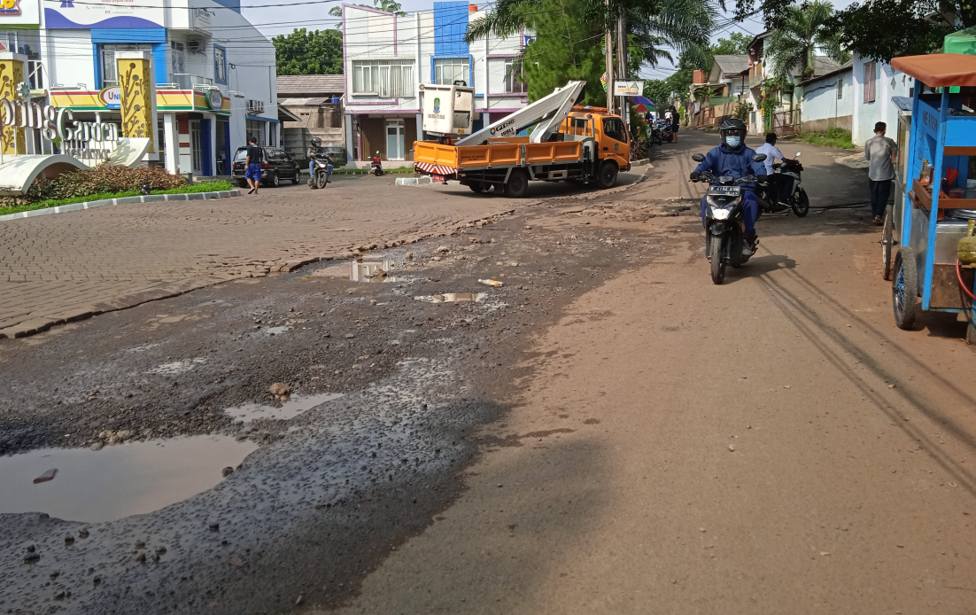 Belum Ada Pembangunan, Banyak Jalan di Kota Bekasi Rusak dan Berlubang