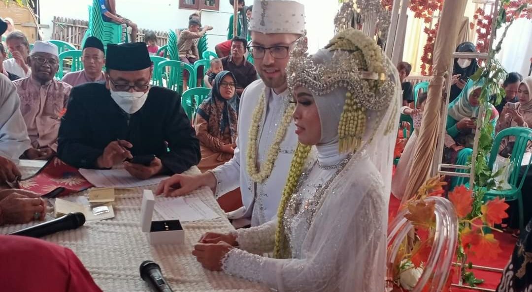 Kondangan ke Acara Pernikahan Gadis Desa dengan Warga Jerman, Begini Suasananya...