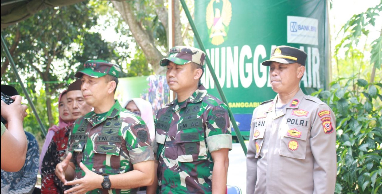 Danrem 063 dan Dandim 0604 Panen Jagung Jenderal Dudung di Karawang