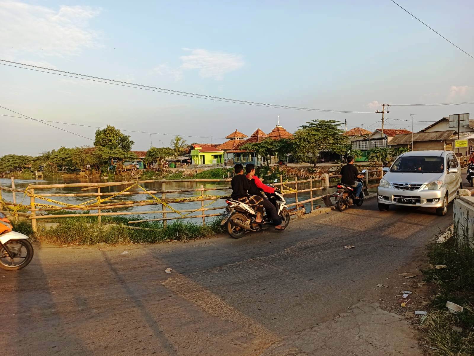 Warga Dorong Pelebaran Jembatan TambunÂ