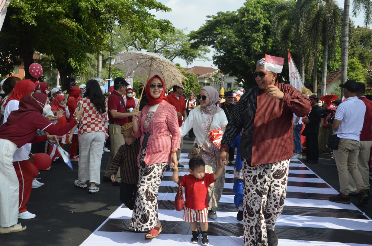 Kemeriahan HUT RI di Komplek TPR Jatibening, Ada Lomba Pakaian Adat Ala Citayam