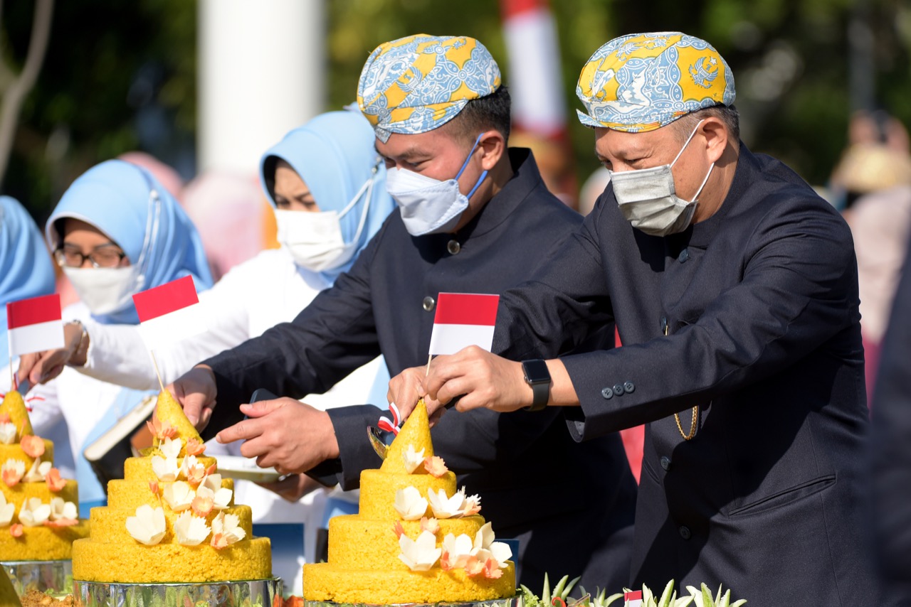 Gelar Tumpeng 77 sebagai Wujud Syukur Prestasi yang Diraih Jawa Barat