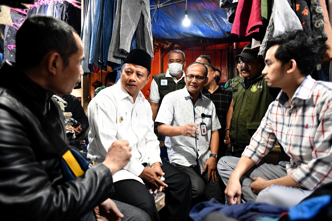 Kunjungi Pasar Pelita Sukabumi, Wagub Terima Aduan Terkait Sewa Kios