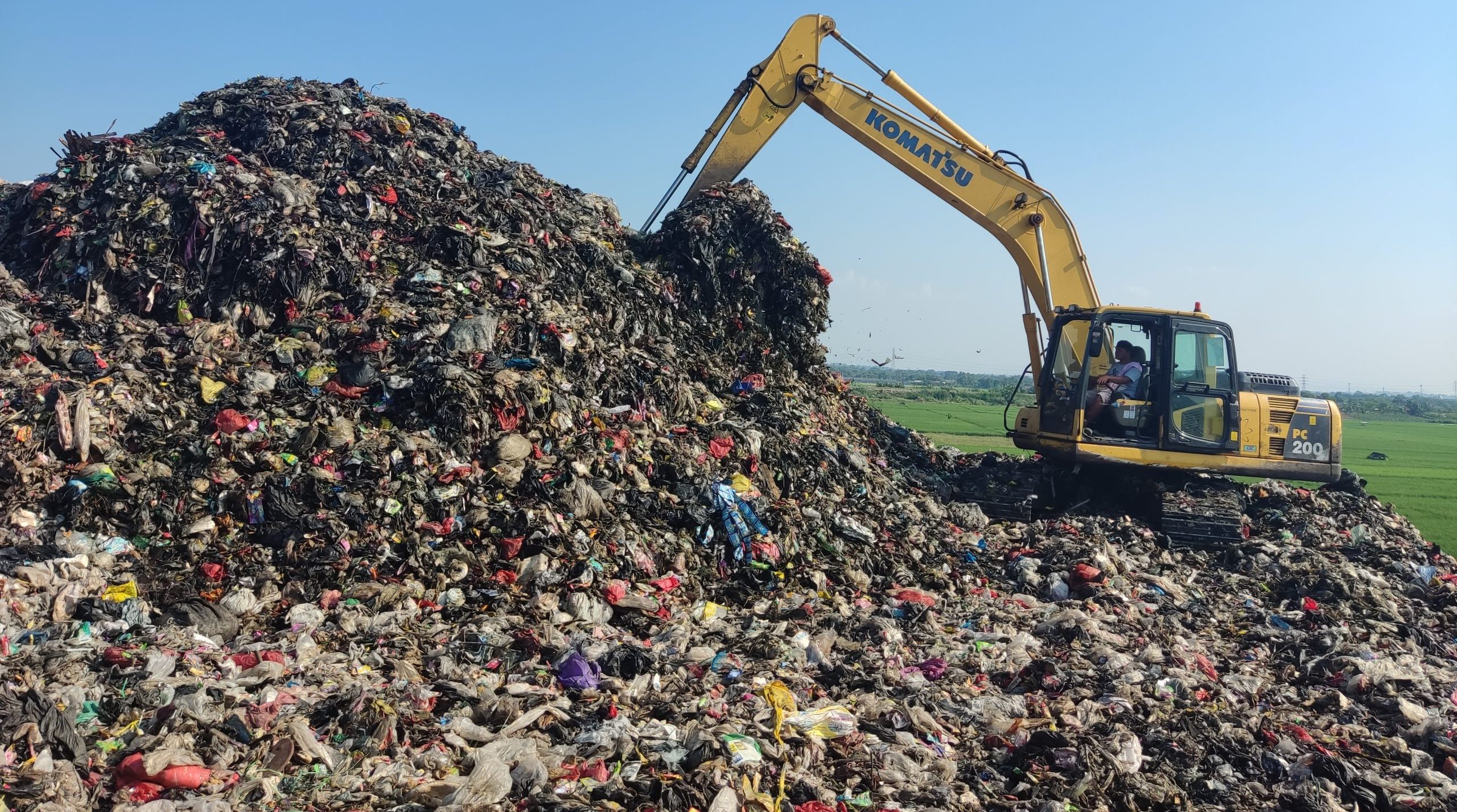 Mesin Insinerator dan Bangunan di TPAS Jalupang â€˜Raibâ€™ Terkubur Sampah