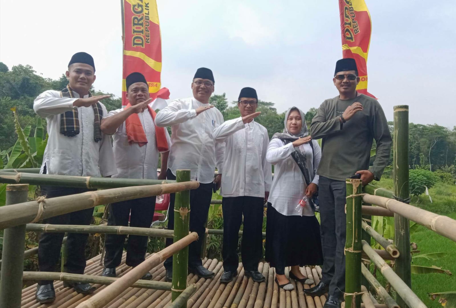 Lomba Kampung Bersih Makin Berani Desa Sukabungah Hadirkan Inovasi Taman Kawung Luwuk