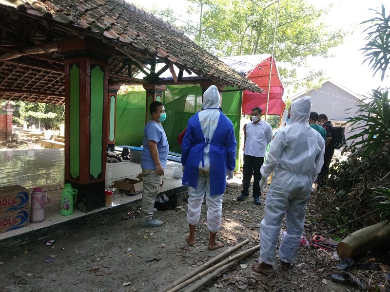 Tetangga Kesurupan Roh Korban Meninggal, Makam Dibongkar untuk Autopsi