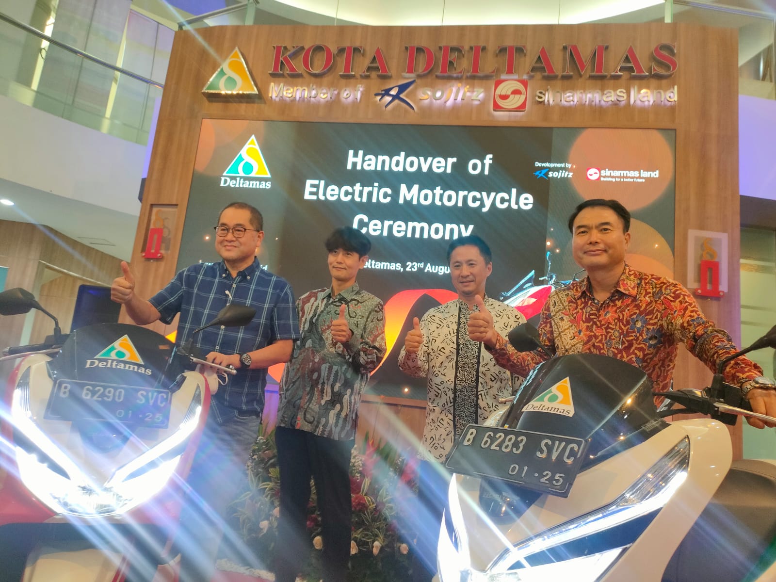 GIIC dan Kota Deltamas Mulai Gunakan Motor Listrik Sebagai Operasional