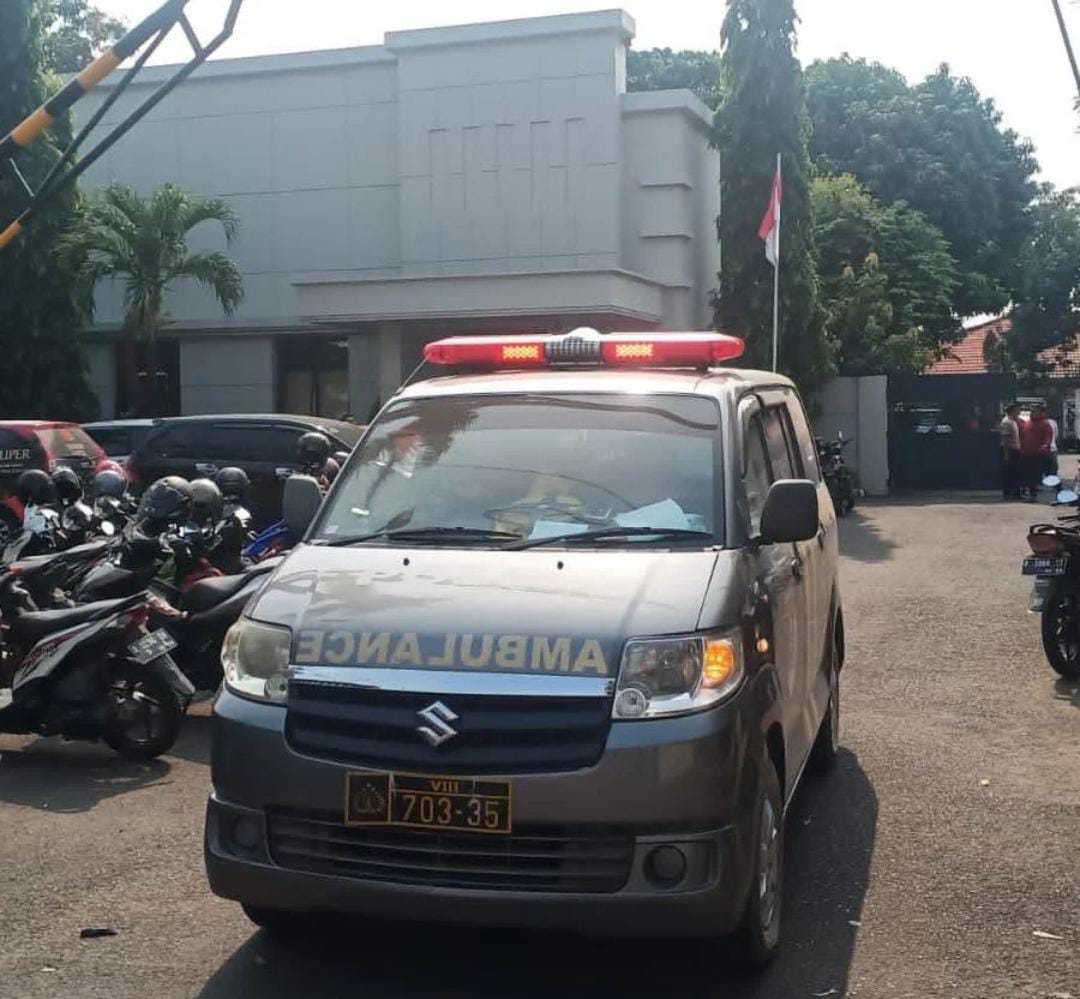 Karyawan Tewas Tergantung di atas Pohon Sekitar Gudang Djarum Karawang Wetan, Polisi Periksa Saksi- saksi