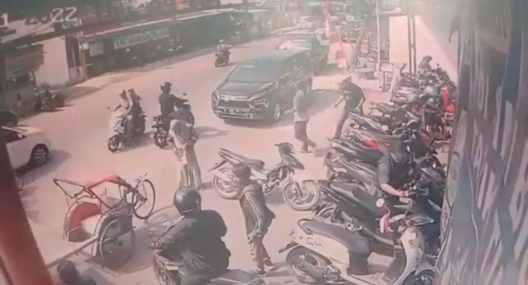 Aksi Pencurian di Alfamidi Dengklok Terekam CCTV, Begini Penampakannya..