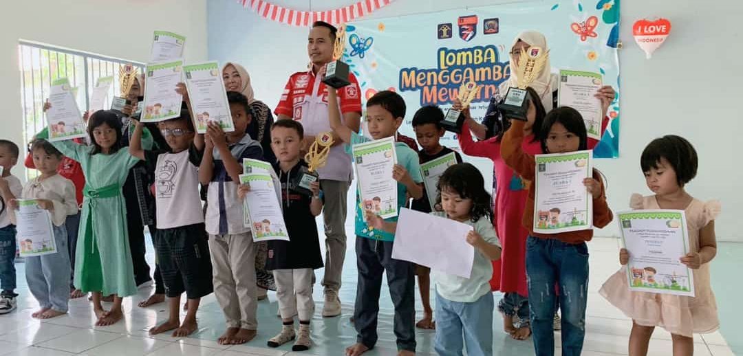 Ketika Anak-anak Warga Binaan Lapas Karawang Ceria Ikuti Lomba Mewarnai