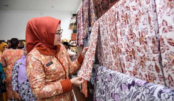 Ambu Anne Pilih Plered Jadi Pusat Pengembangan Batik Lokal Dari Motif Situ Buleud hingga Gambar Maranggi