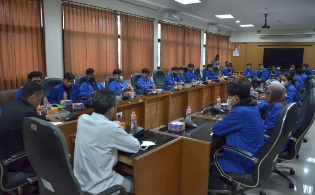 DPRD Karawang Rapat Dengar Pendapat Dengan Mahasiswa